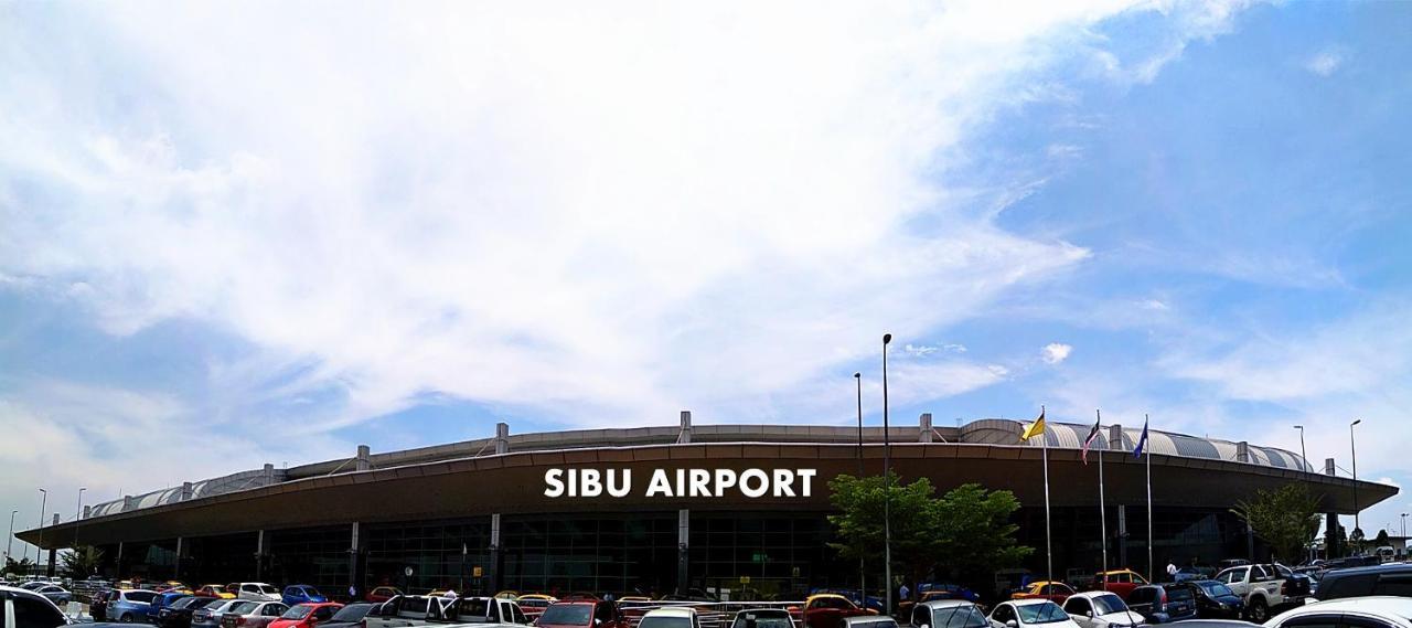 H Homestay Sibu - 1000Mbps 1Gbps Wifi, Astro & Auto Gate Parking Semi Detached House! Buitenkant foto
